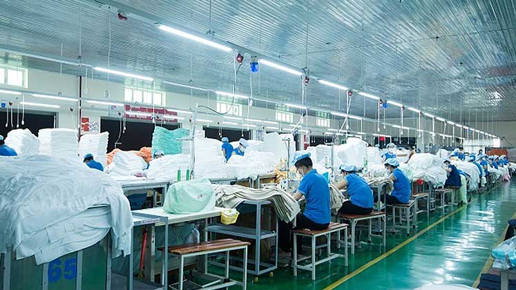 Vietnam’s textile sector worried over rise in retirement age
