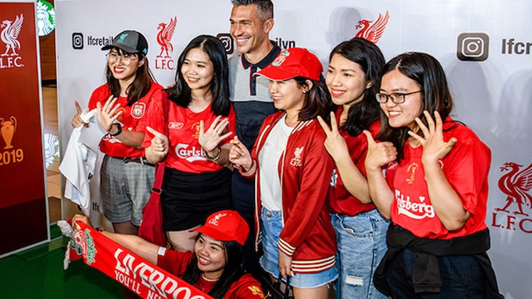 Liverpool FC opens pop-up store in Vietnam